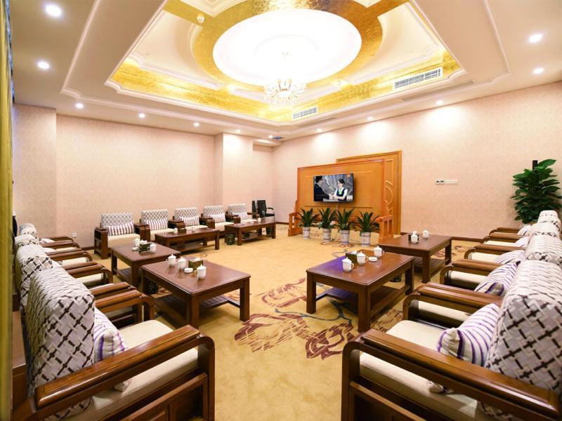 Vienna International Hotel Changsha Ziwei Road Exterior photo